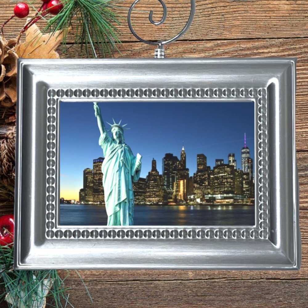 NY New York City Skyline The Statue Of‎ Liberty Christmas Tree Ornament